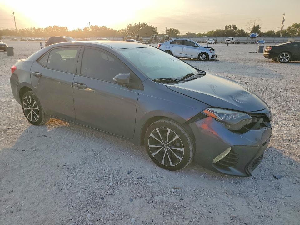 2017 TOYOTA COROLLA SE 4