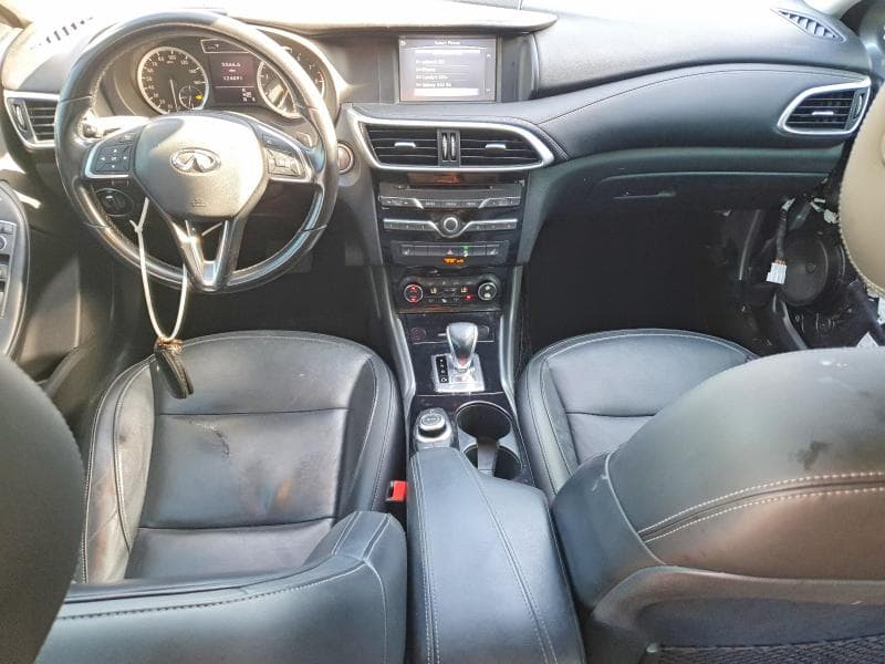 2017 INFINITI QX30 LUXURY 8
