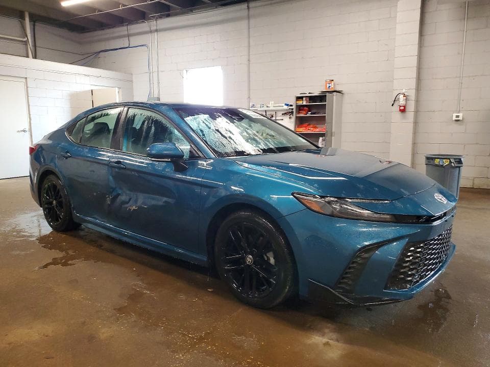 2025 TOYOTA CAMRY SE 4