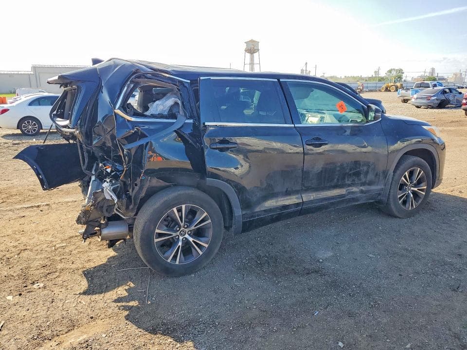 2017 TOYOTA HIGHLANDER LE PLUS 3