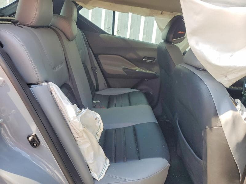 2021 NISSAN KICKS SR 11
