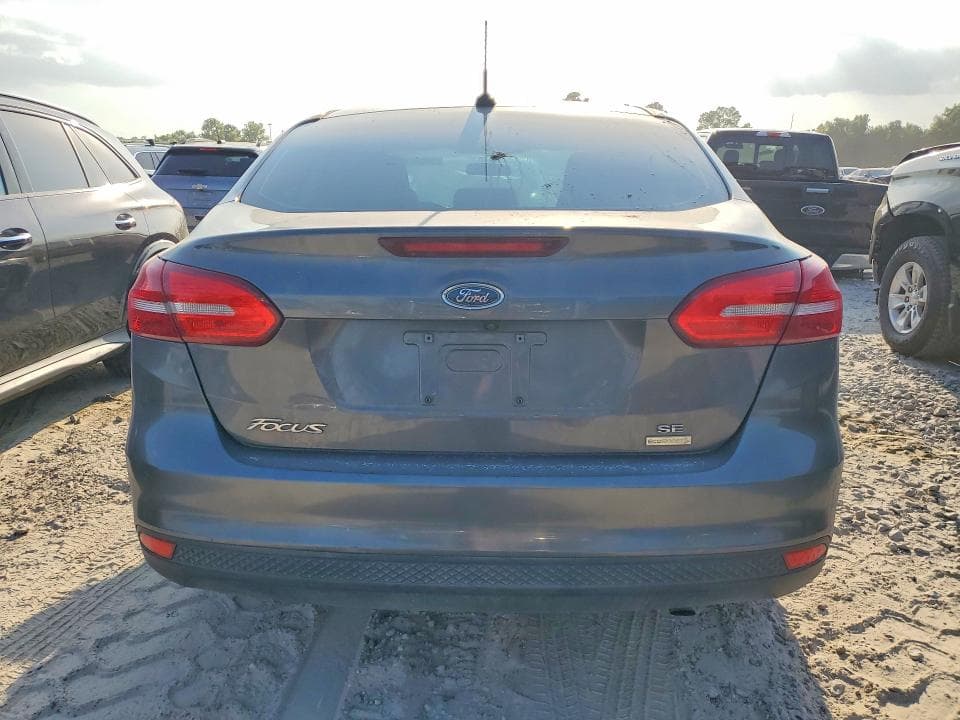 2018 FORD FOCUS SE 6
