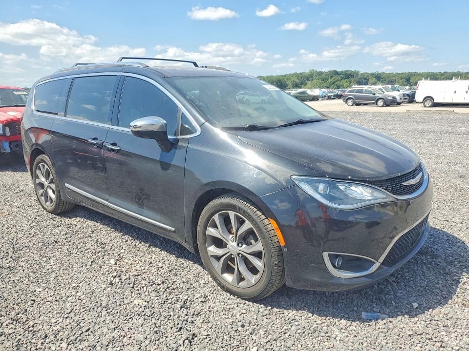 2017 CHRYSLER PACIFICA LIMITED 4