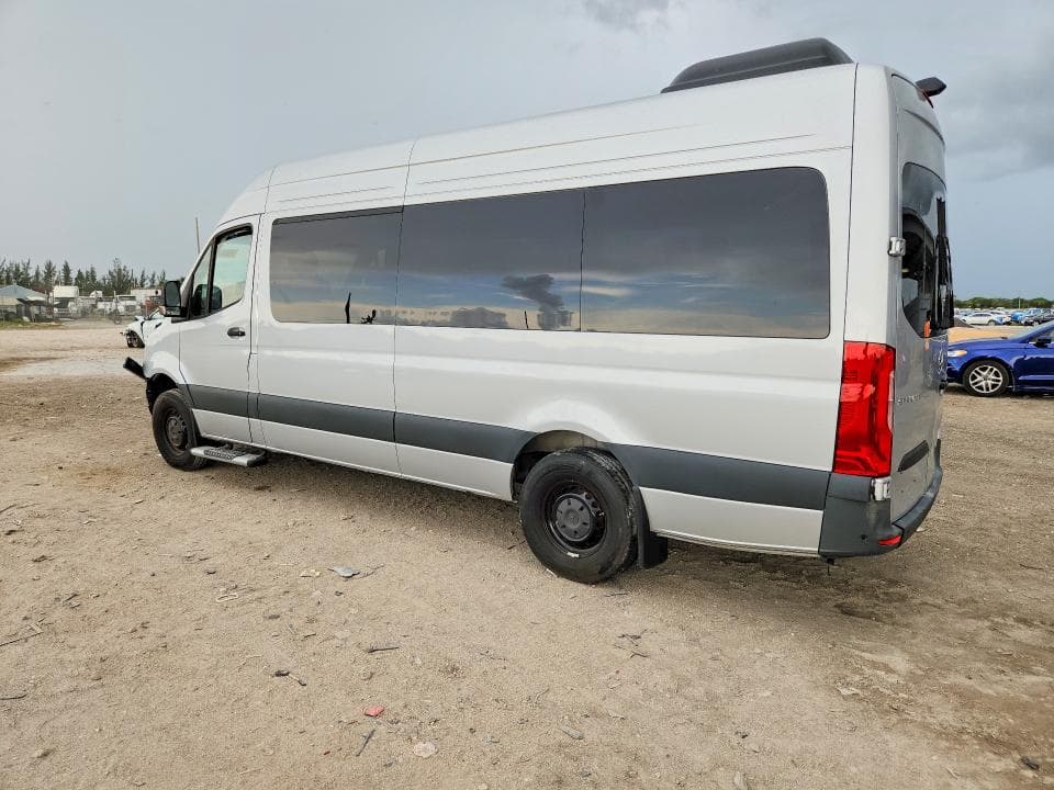 2024 MERCEDES-BENZ SPRINTER 2500 2