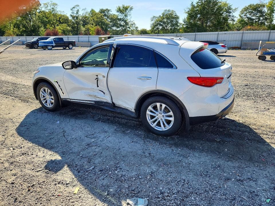 2017 INFINITI QX70 BASE 2