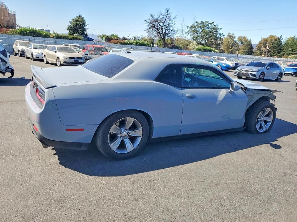 2022 DODGE CHALLENGER SXT 3
