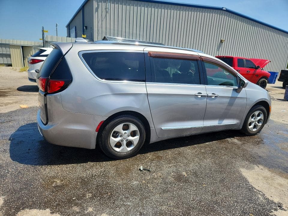 2017 CHRYSLER PACIFICA TOURING L PLUS 3