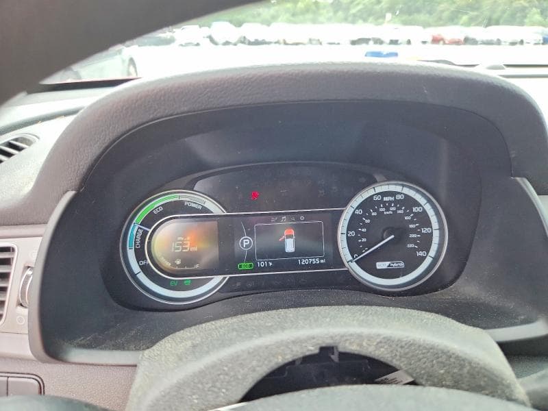 2018 KIA NIRO LX 9