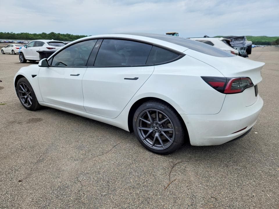 2022 TESLA MODEL 3 2