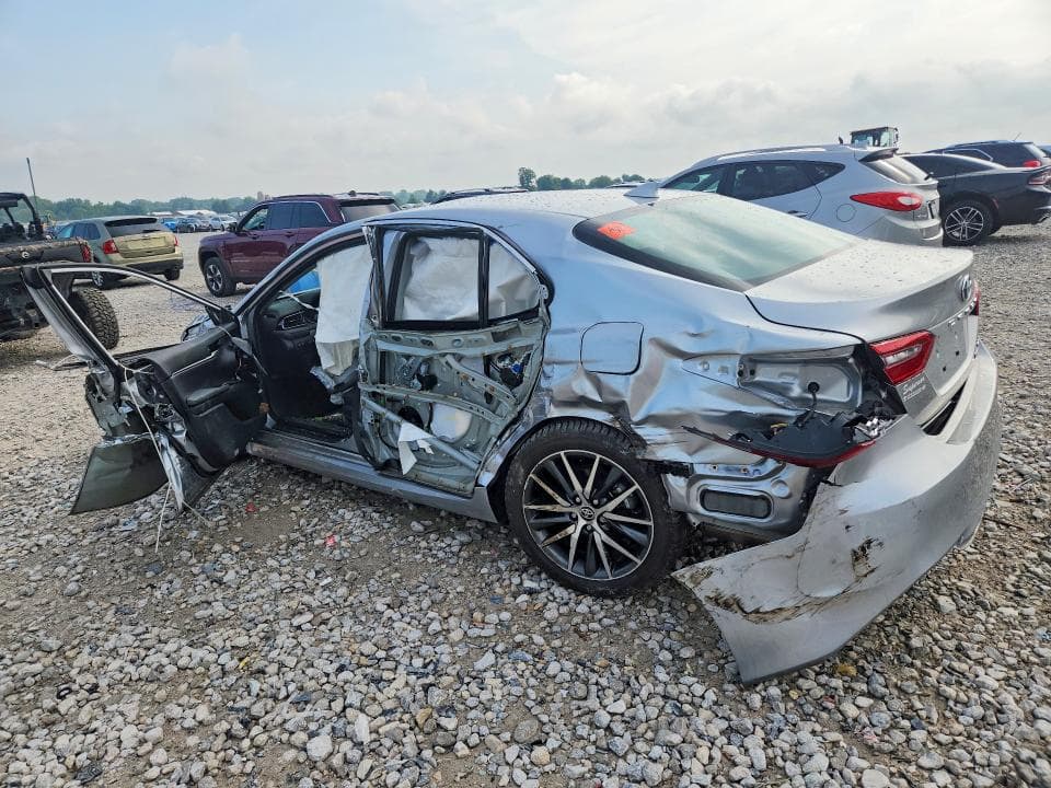 2024 TOYOTA CAMRY XLE 2