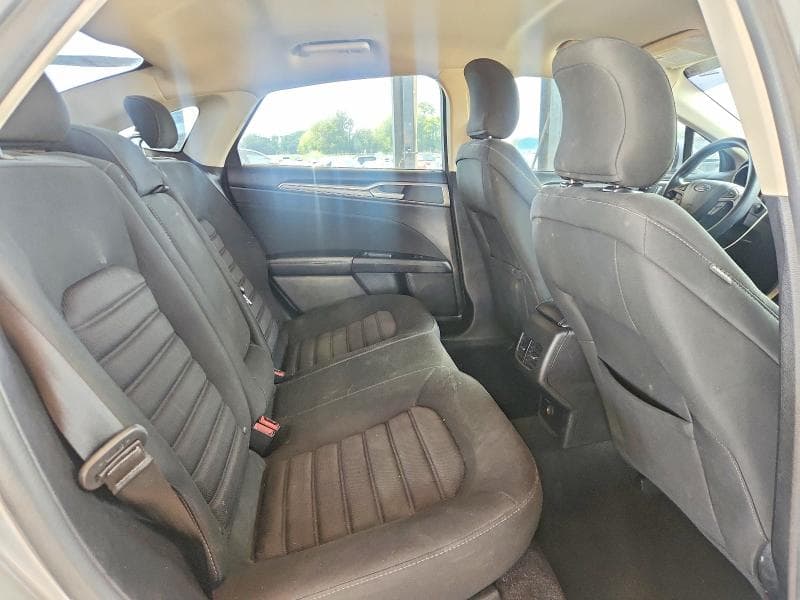 2017 FORD FUSION SE 10