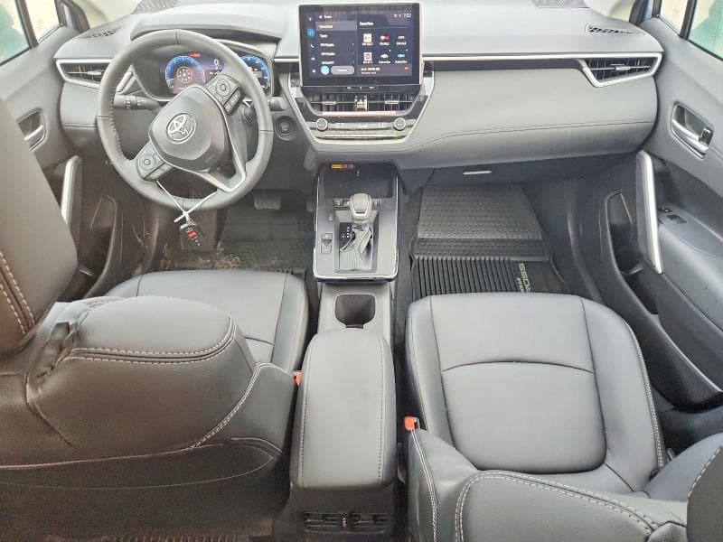 2026 TOYOTA COROLLA CROSS XLE 8