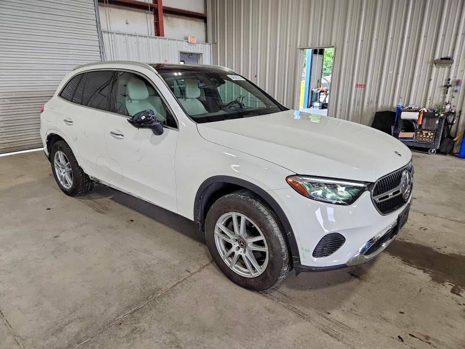 2023 MERCEDES-BENZ GLC 300 4MATIC 4