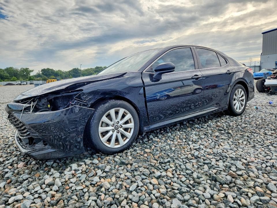 2019 TOYOTA CAMRY LE - 1