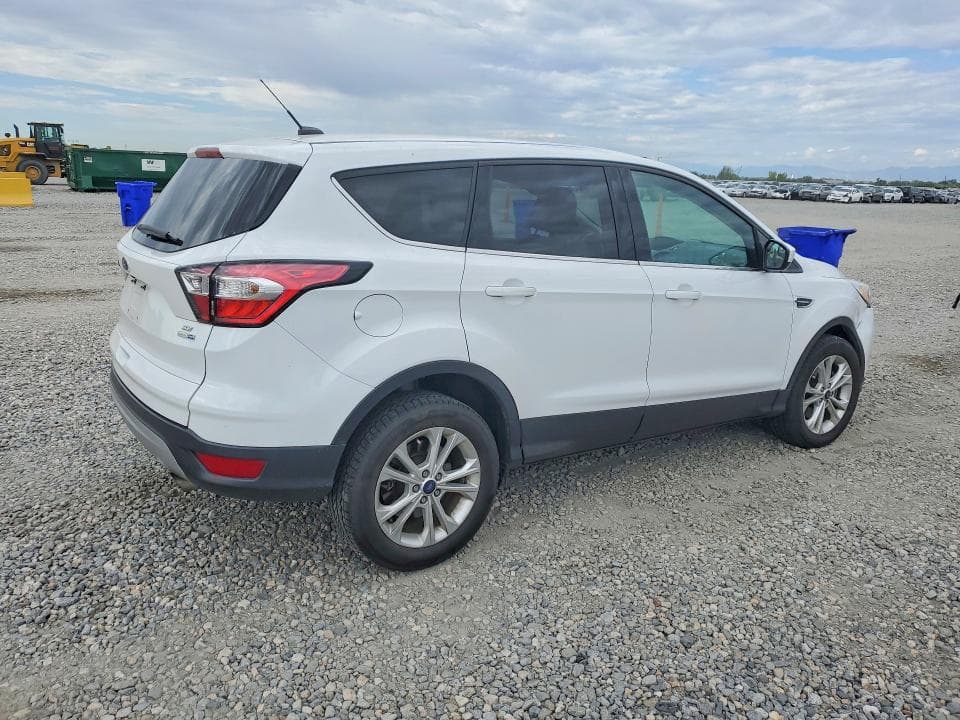 2017 FORD ESCAPE SE 3