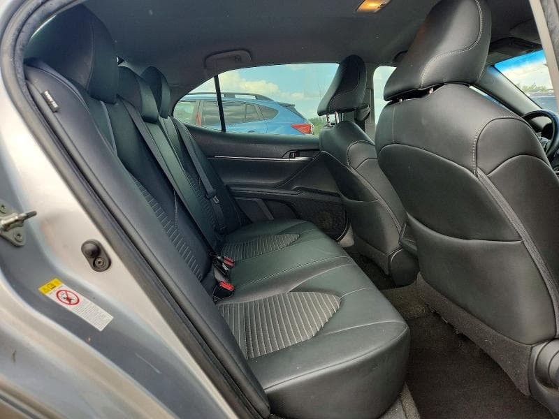 2018 TOYOTA CAMRY SE 10