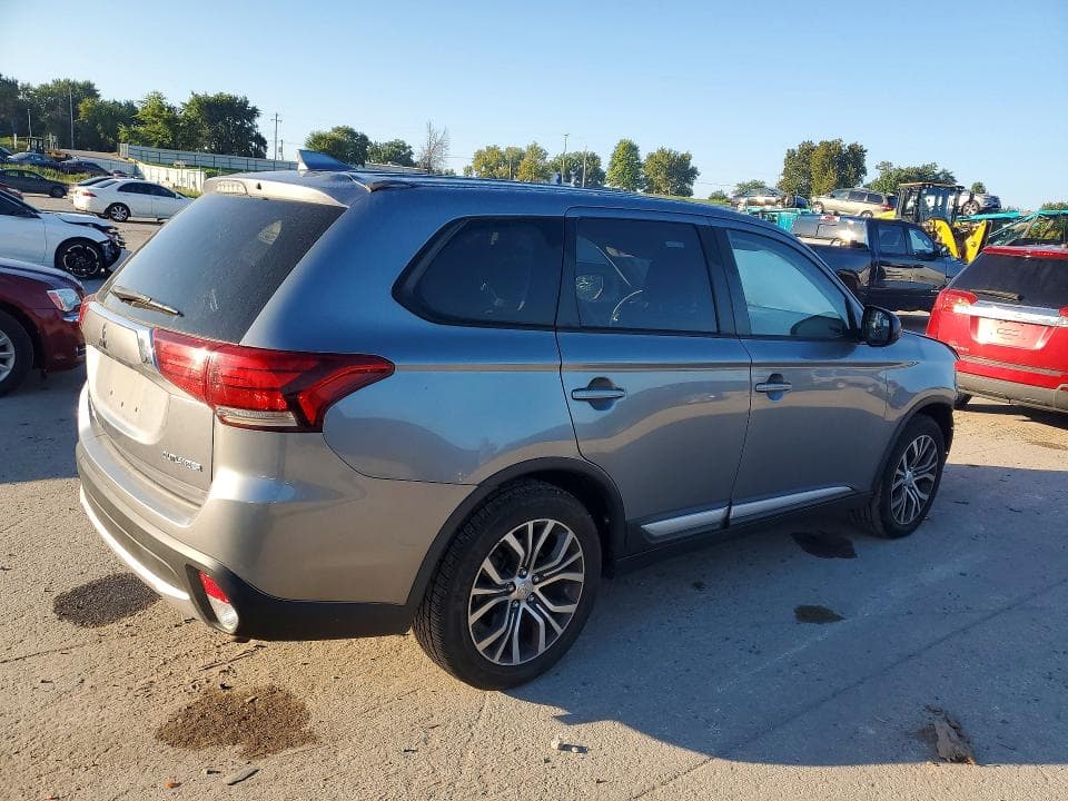 2018 MITSUBISHI OUTLANDER ES 3