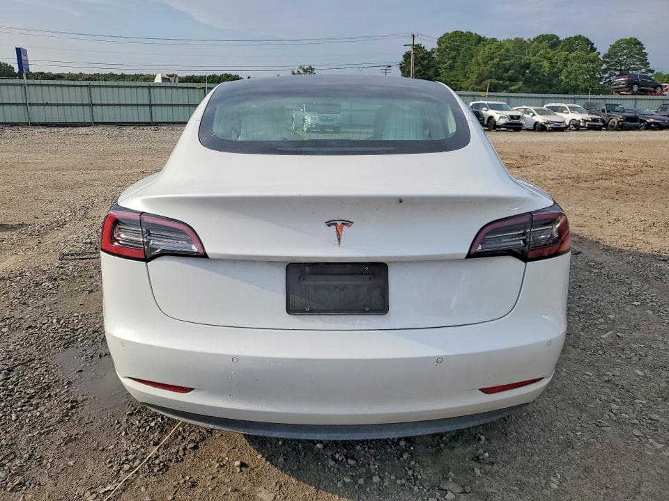 2018 TESLA MODEL 3 6