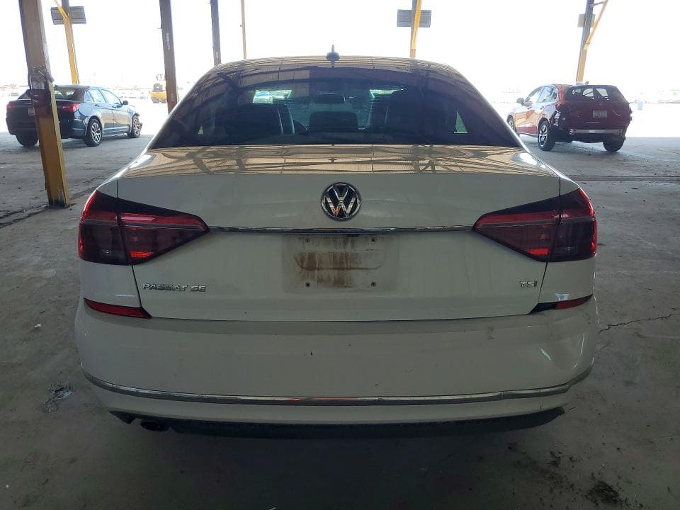 2018 VOLKSWAGEN PASSAT SE 6