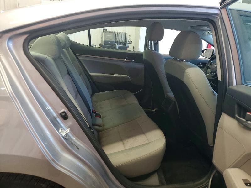 2017 HYUNDAI ELANTRA SE 10