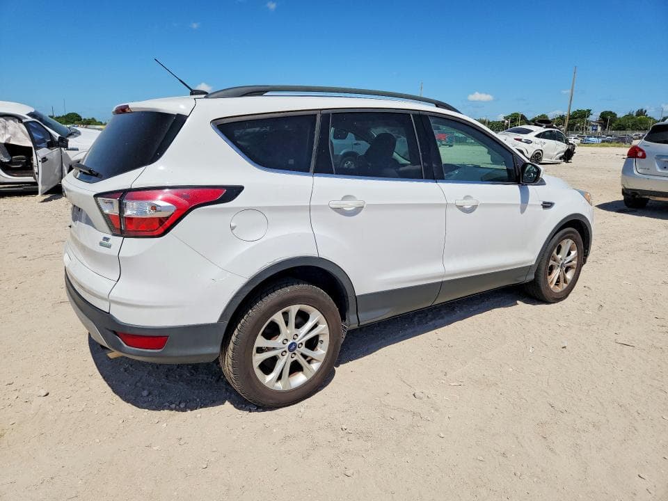 2018 FORD ESCAPE SE 3