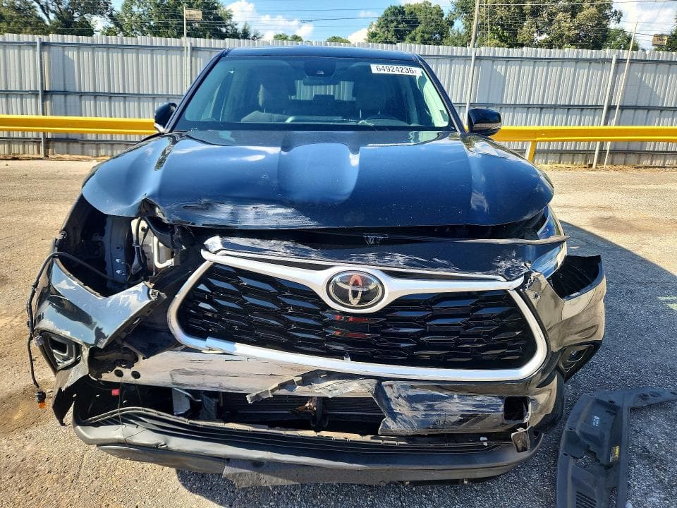 2021 TOYOTA HIGHLANDER LE 5