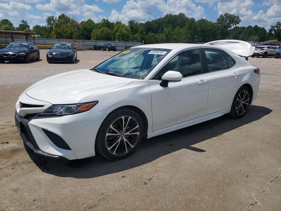 2018 TOYOTA CAMRY SE - 1