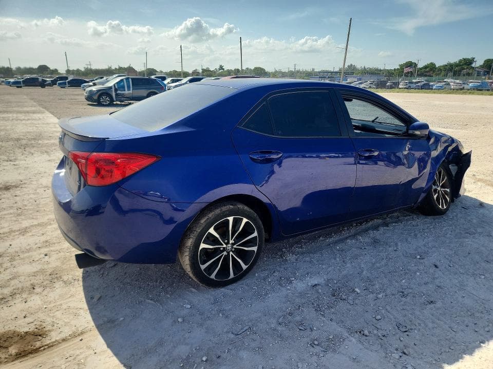 2017 TOYOTA COROLLA SE 3