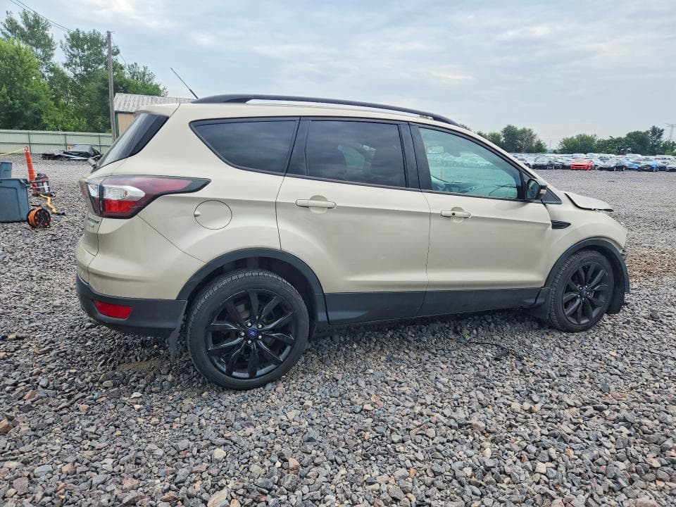 2017 FORD ESCAPE TITANIUM 3