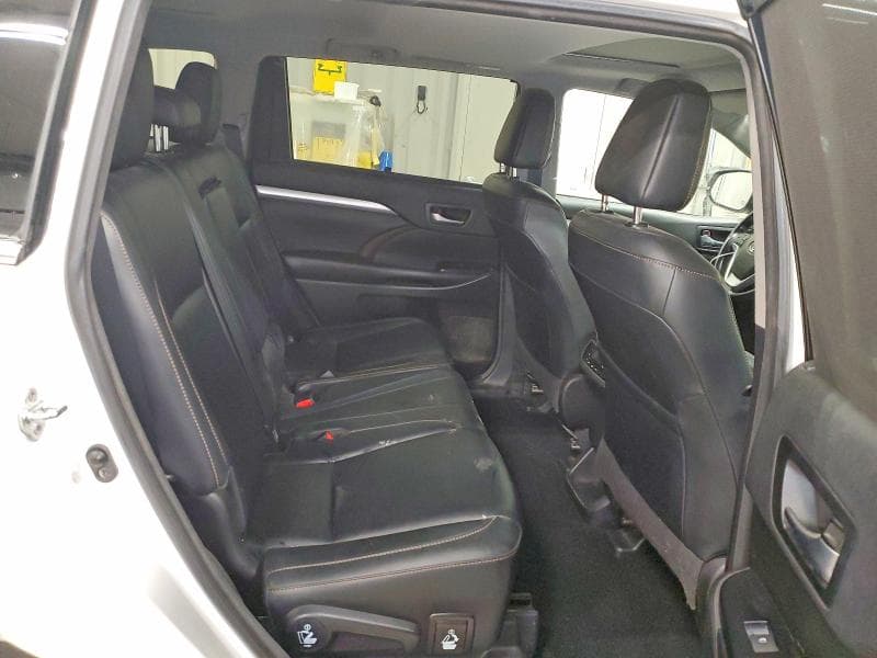 2018 TOYOTA HIGHLANDER XLE 11