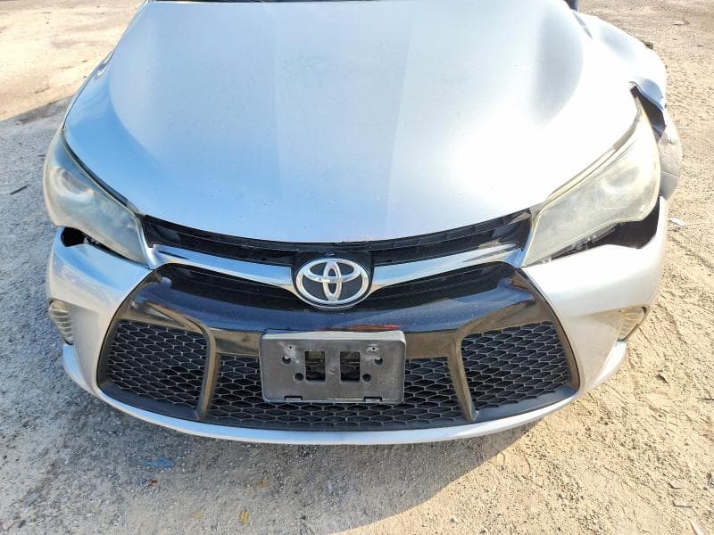2017 TOYOTA CAMRY SE 11