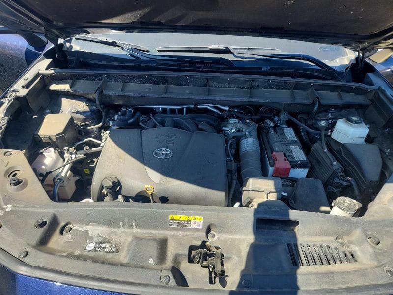 2022 TOYOTA HIGHLANDER XLE 12