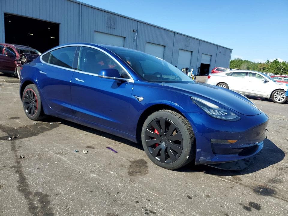 2018 TESLA MODEL 3 4