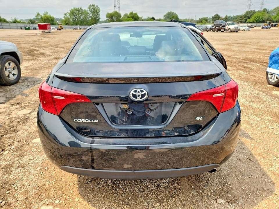 2017 TOYOTA COROLLA SE 6