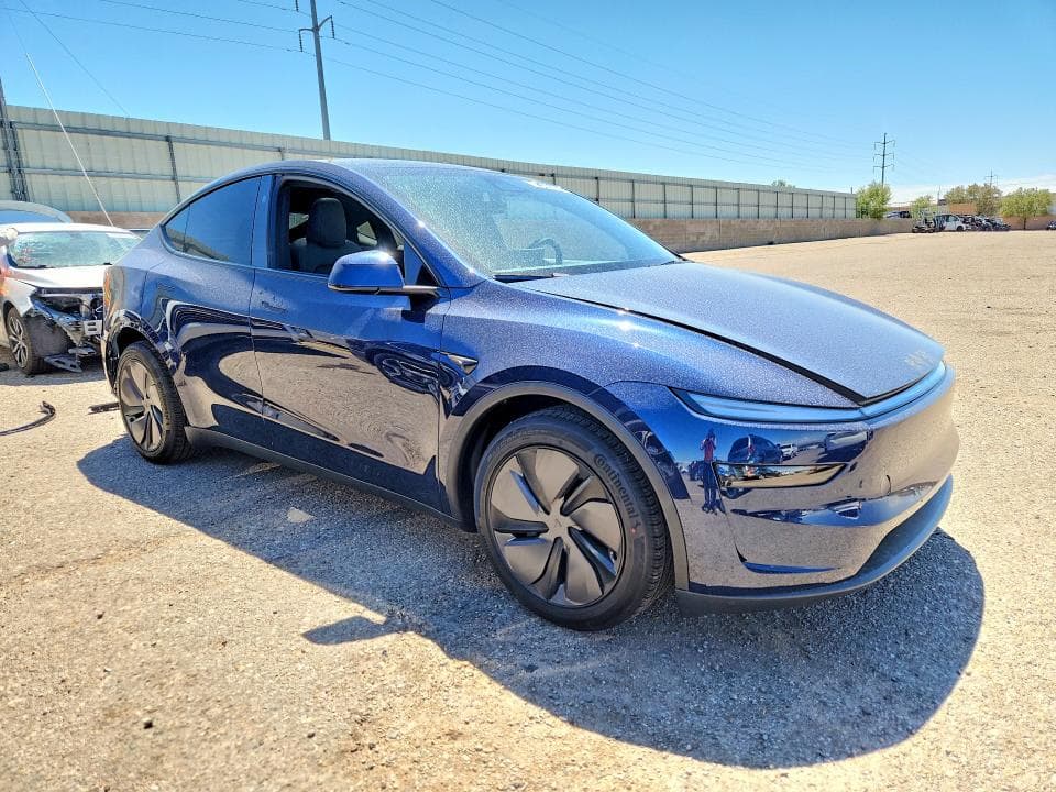 2026 TESLA MODEL Y 4