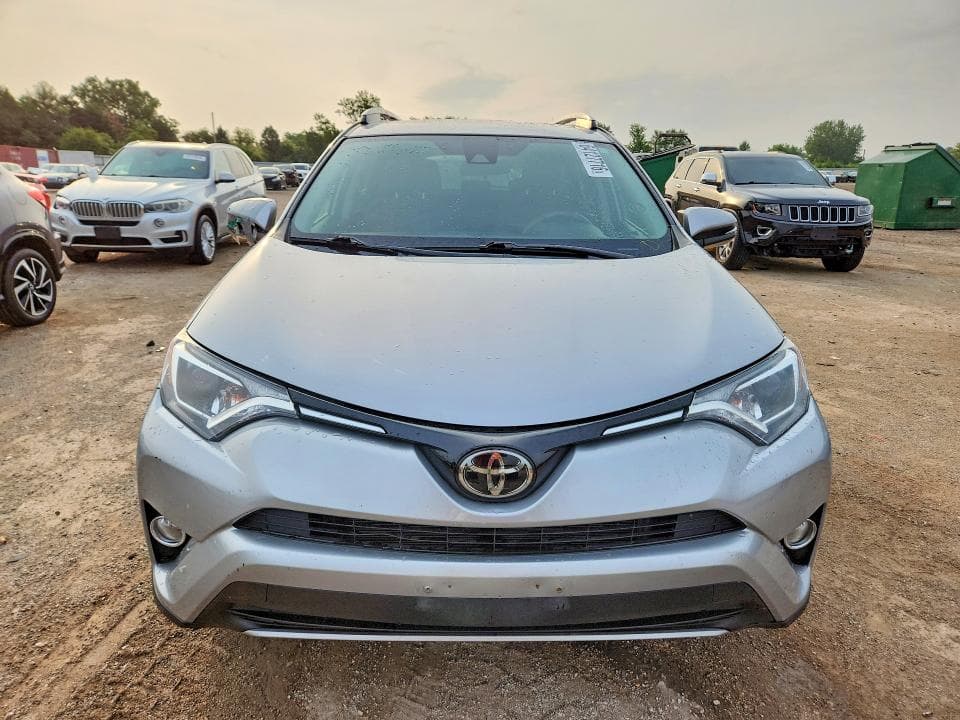 2018 TOYOTA RAV4 XLE 5