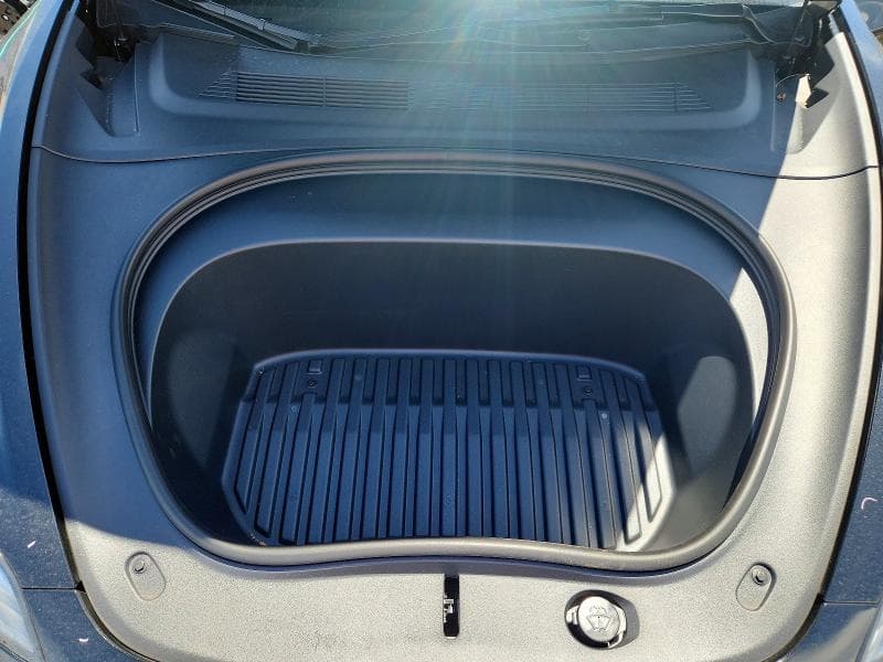 2026 TESLA MODEL 3 11