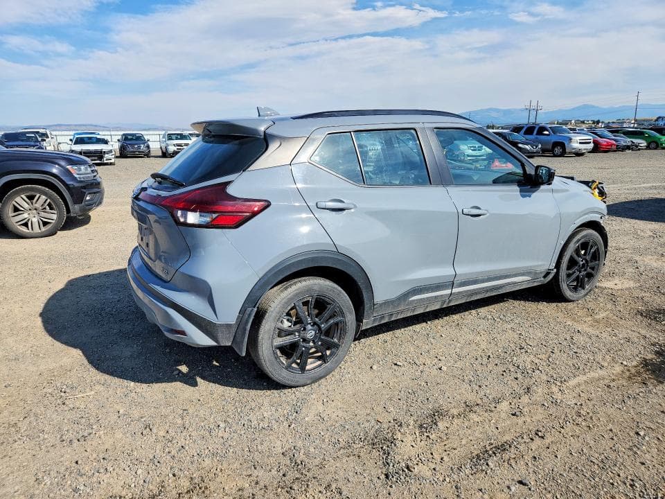 2021 NISSAN KICKS SR 3