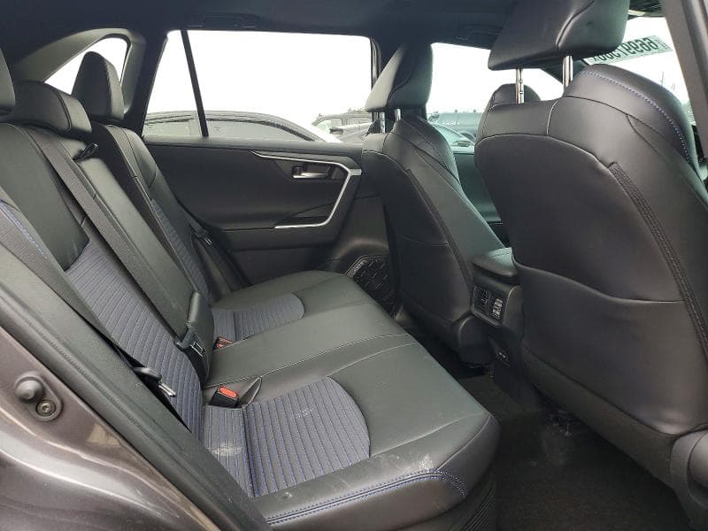 2025 TOYOTA RAV4 XSE 11