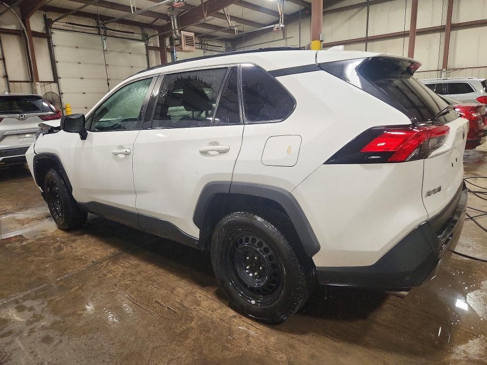 2020 TOYOTA RAV4 LE 2