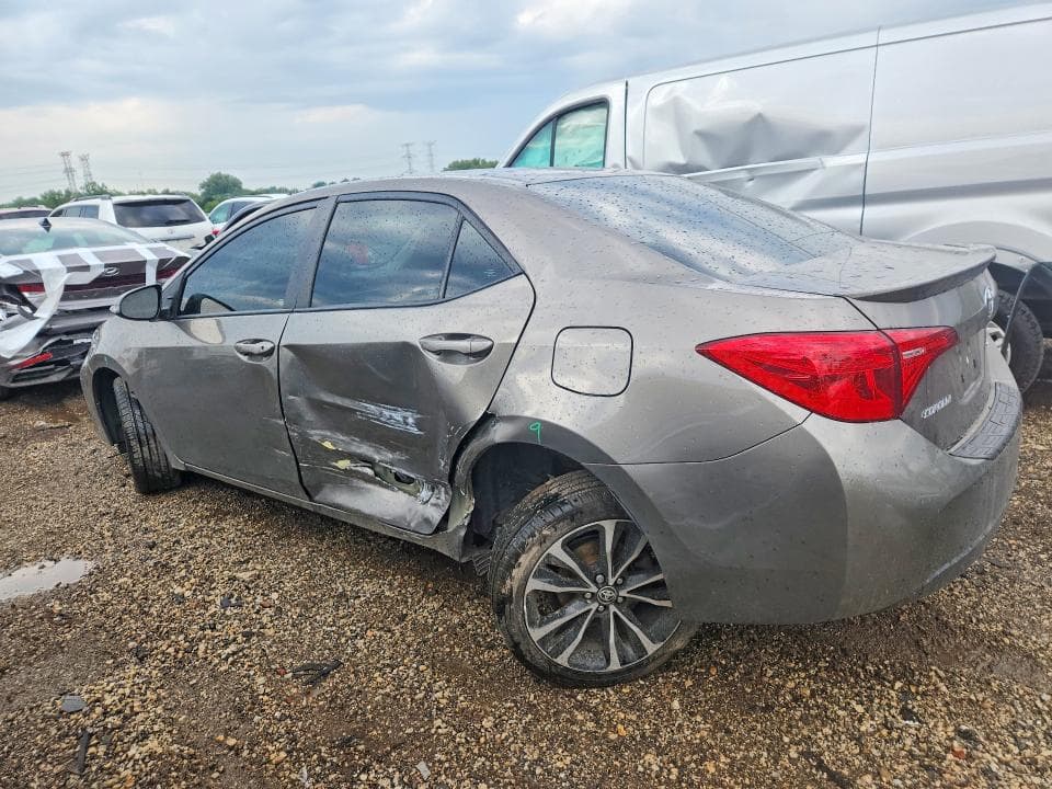 2017 TOYOTA COROLLA SE 2