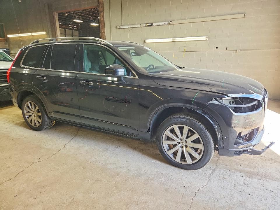 2017 VOLVO XC90 T6 4