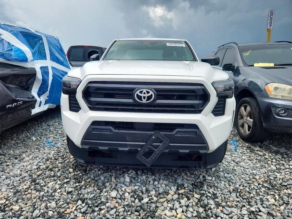 2024 TOYOTA TACOMA SR 5