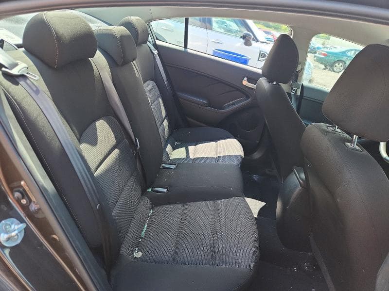 2017 KIA FORTE LX 10