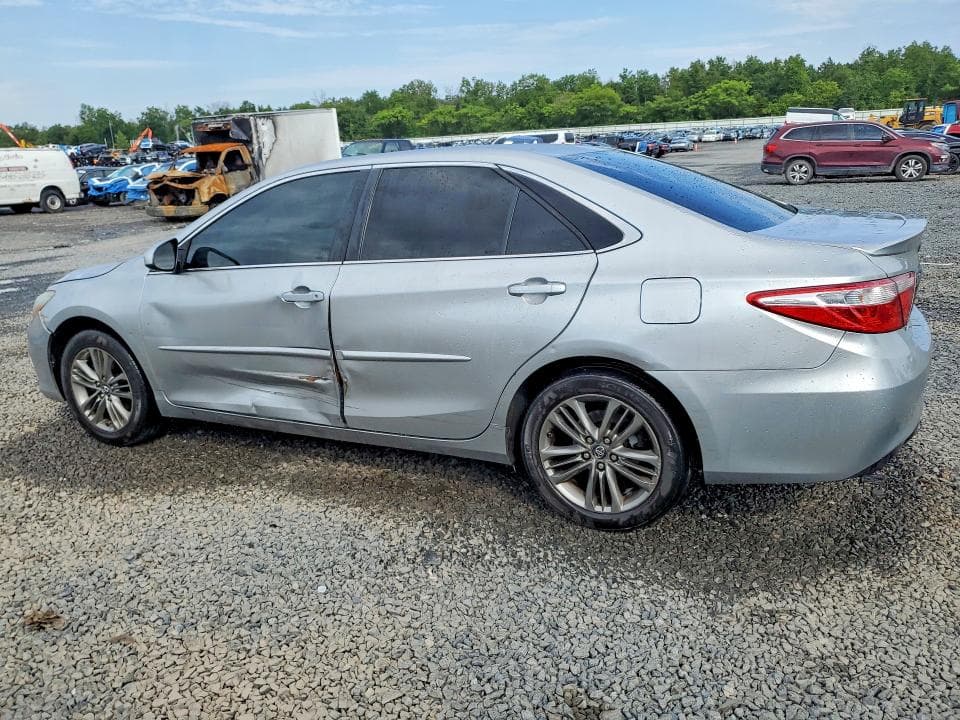 2017 TOYOTA CAMRY SE 2