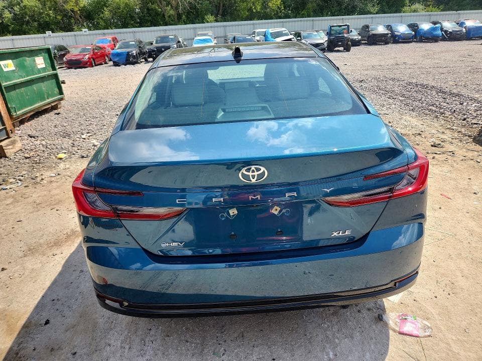 2025 TOYOTA CAMRY XLE 6