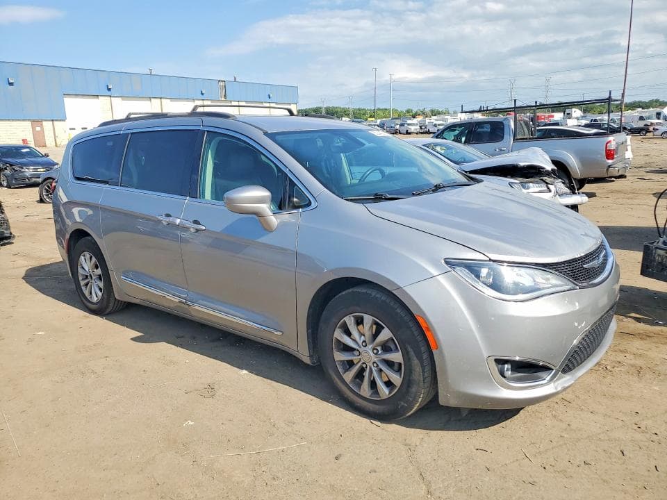 2017 CHRYSLER PACIFICA TOURING L 4