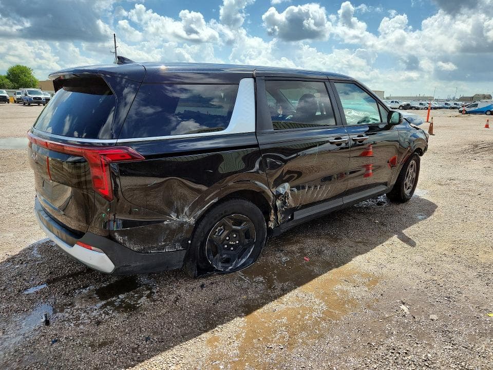 2026 KIA CARNIVAL LXS 3