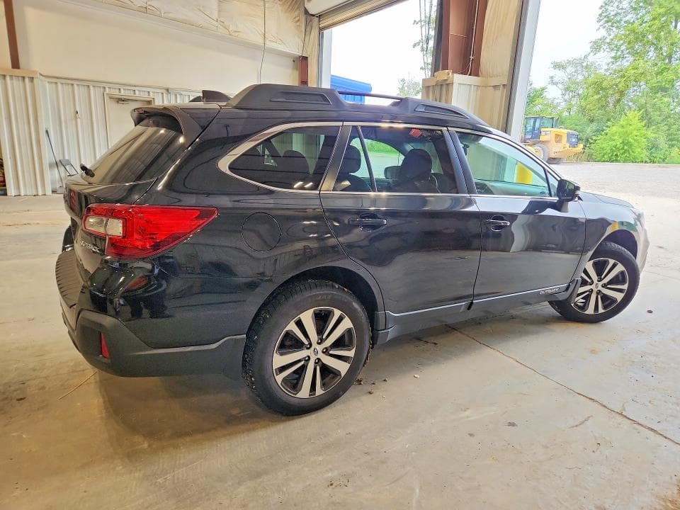 2018 SUBARU OUTBACK 2.5I LIMITED 3