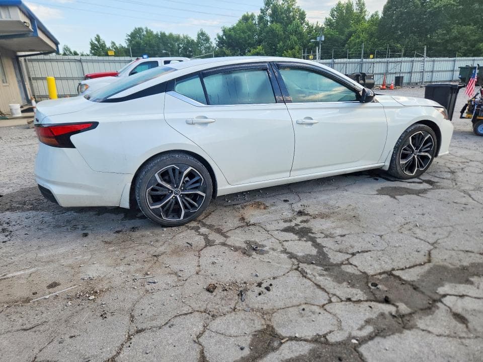 2024 NISSAN ALTIMA SR 3